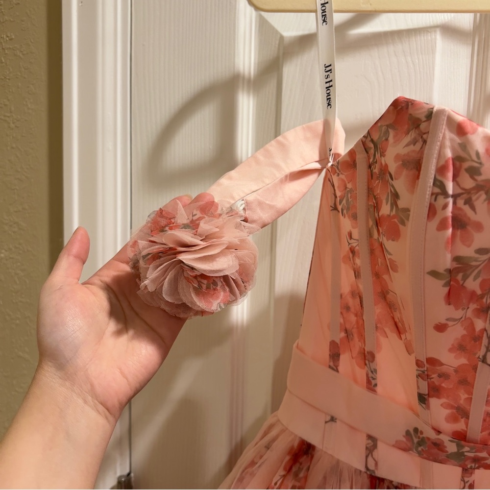 JJs House Elegant Pink Floral Dress and Choker - Picture 5 of 8